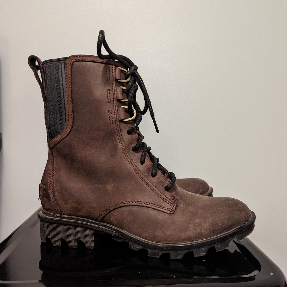 EUC - Sorel Cattail Phoenix Lace Up Boot 6.5